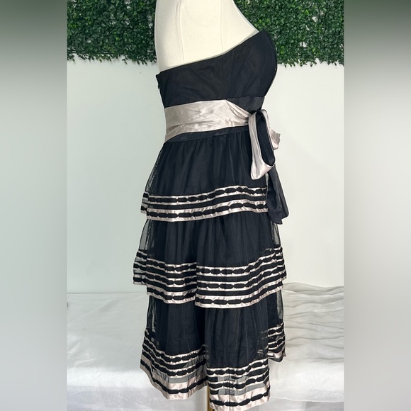 BCBG Maxazria Tiered Strapless Silk Bow Black Y2K Midi Dress Size Medium - Picture 4 of 14